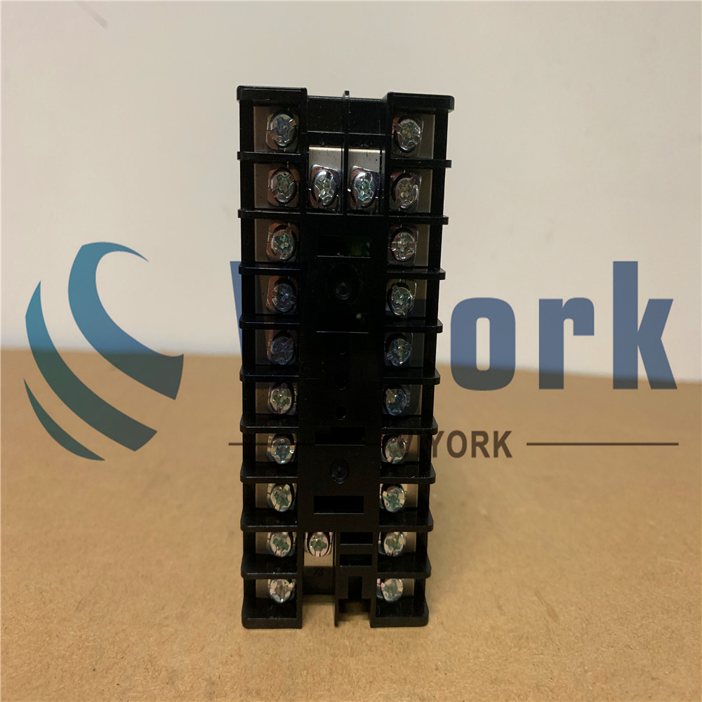 Omron Digital Controller E5EK-AA2 (3)